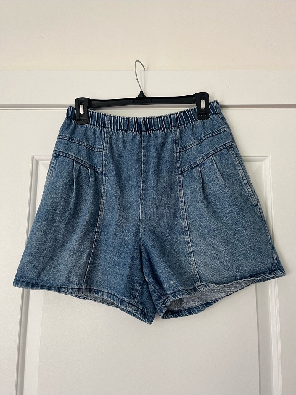 Vintage Chic High Waisted Pleated Denim Mom Shorts Size M/L
